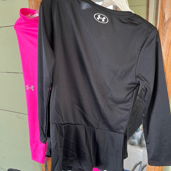 NWT 4T Under Armour Black Top and Pink Leggings Set - Picture 3 of 4